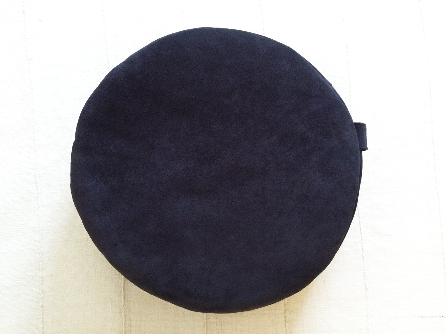 PEBBLE meditation cushion in navy suede